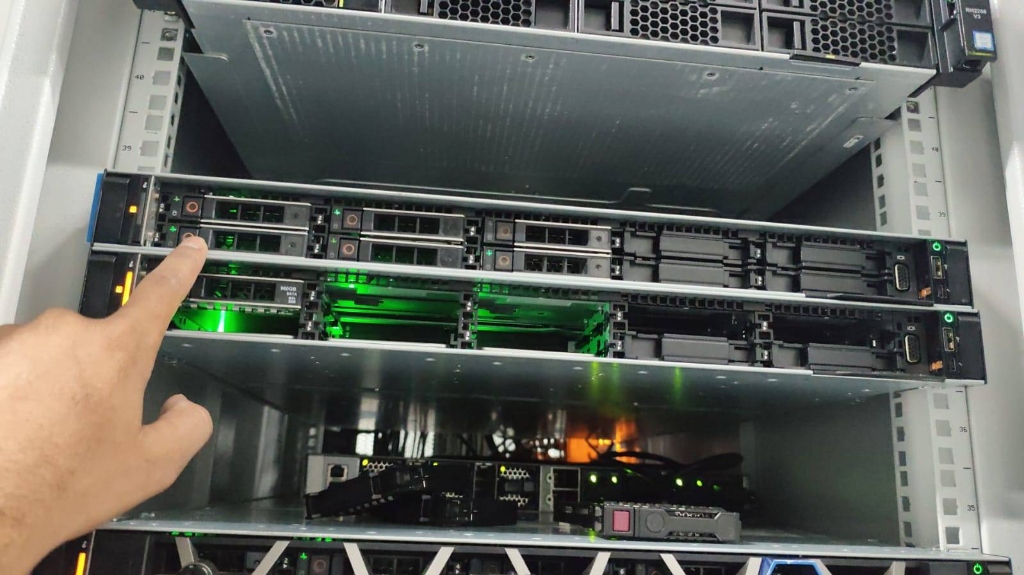 Node IN-04 Enterprise Server Hardware